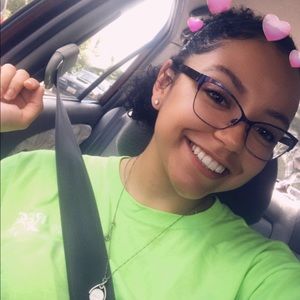 Meet your Posher, Simone